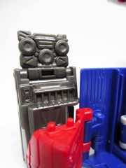 Hasbro Transformers Generations Titans Return Soundwave Action Figure