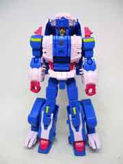 Takara-Tomy Transformers Generations Selects Deluxe Gulf (Skalor) Action Figure
