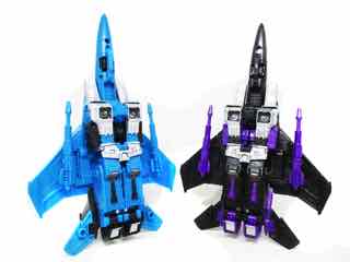 Transformers Generations War for Cybertron Earthrise Voyager Skywarp & Thundercracker Action Figure