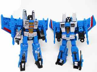 Transformers Generations War for Cybertron Earthrise Voyager Skywarp & Thundercracker Action Figure