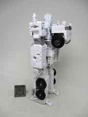 Hasbro Transformers Generations War for Cybertron Kingdom Leader Ultra Magnus Action Figure