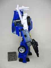 Hasbro Transformers Generations War for Cybertron Kingdom Deluxe Autobot Tracks Action Figure