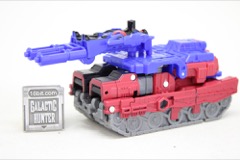 Hasbro Transformers Legacy United Deluxe G1 Universe Quake Action Figure