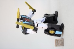 Hasbro Transformers Legacy United Deluxe Armada Universe Wheeljack Action Figure