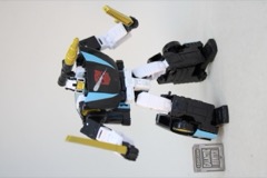 Hasbro Transformers Legacy United Deluxe Armada Universe Wheeljack Action Figure