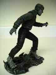 Diamond Select Universal Monsters Entertainment Earth Exclusive Black and White Wolfman Action Figure