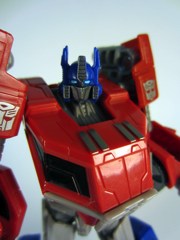 Hasbro Transformers Generations Fall of Cybertron Optimus Prime