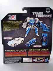 Hasbro Transformers Generations Thrilling 30 Autobot Tailgate with Groundbuster Action Figure