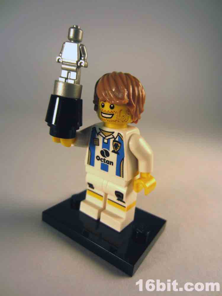 16bit.com Figure of the Day Review: LEGO Minifigures Series 4 Soccer Player