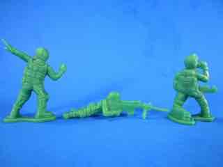 Blip Toys Battle Warriors Monsters vs. Military Mini-Figures Tube