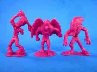 Blip Toys Battle Warriors Monsters vs. Military Mini-Figures Tube