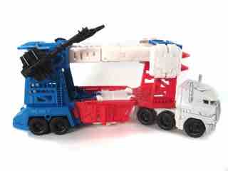 Hasbro Transformers Generations Combiner Wars Ultra Magnus Action Figure