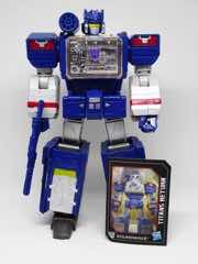 Hasbro Transformers Generations Titans Return Soundwave Action Figure