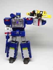 Hasbro Transformers Generations Titans Return Soundwave Action Figure