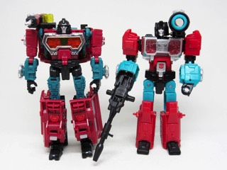 Hasbro Transformers Generations Titans Return Perceptor Action Figure