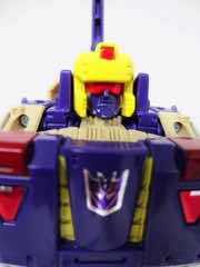 Hasbro Transformers Generations Titans Return Blitzwing