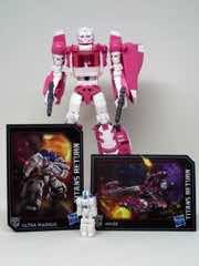 Hasbro Transformers Generations Titans Return Arcee Action Figure