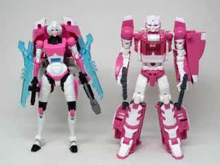 Hasbro Transformers Generations Titans Return Arcee Action Figure