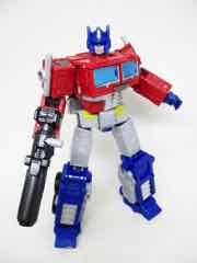 Hasbro Transformers Generations War for Cybertron Earthrise Leader Optimus Prime Action Figure