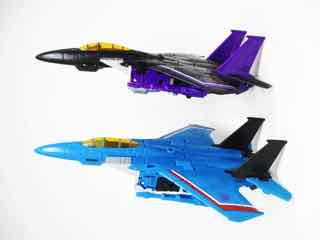 Transformers Generations War for Cybertron Earthrise Voyager Skywarp & Thundercracker Action Figure