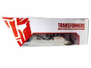 Transformers Generations War for Cybertron Trilogy Megatron with Captive Pinpointer and Captive Lionizer Action Figure