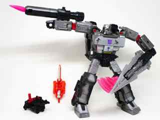 Transformers Generations War for Cybertron Trilogy Megatron with Captive Pinpointer and Captive Lionizer Action Figure