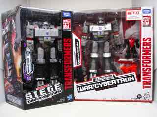 Transformers Generations War for Cybertron Trilogy Megatron with Captive Pinpointer and Captive Lionizer Action Figure