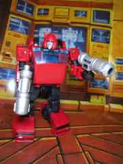 Transformers Generations War for Cybertron Earthrise Deluxe Cliffjumper Action Figure