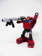 Transformers Generations War for Cybertron Earthrise Deluxe Cliffjumper Action Figure