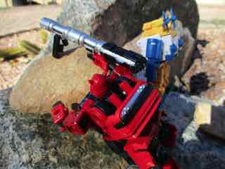 Transformers Generations War for Cybertron Earthrise Deluxe Cliffjumper Action Figure