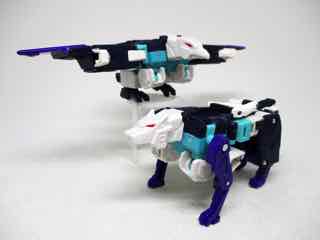 Transformers Generations War for Cybertron Earthrise Voyager Wingspan & Pounce Action Figure