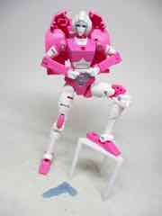 Hasbro Transformers Generations War for Cybertron Earthrise Deluxe Arcee Action Figure