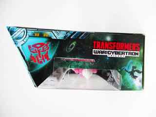 Hasbro Transformers Generations War for Cybertron Earthrise Deluxe Arcee Action Figure