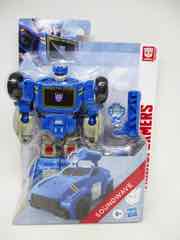 Transformers Authentics Alpha Soundwave Action Figure