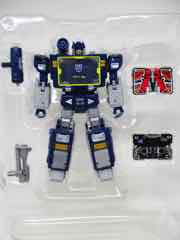 Transformers Generations War for Cybertron Trilogy Soundwave with Laserbeak and Ravage Action Figure