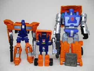 Hasbro Transformers Generations War for Cybertron Kingdom Deluxe Huffer Action Figure