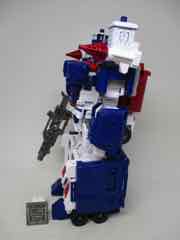 Hasbro Transformers Generations War for Cybertron Kingdom Leader Ultra Magnus Action Figure