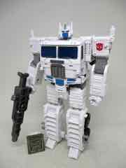 Hasbro Transformers Generations War for Cybertron Kingdom Leader Ultra Magnus Action Figure