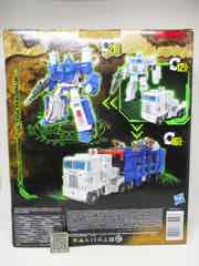 Hasbro Transformers Generations War for Cybertron Kingdom Leader Ultra Magnus Action Figure