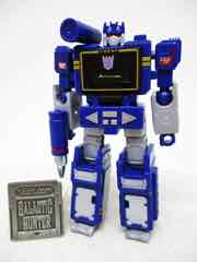 Hasbro Transformers Generations War for Cybertron Kingdom Core Soundwave Action Figure
