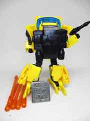 Hasbro Transformers Generations War for Cybertron Trilogy Deluxe Buzzworthy Origin Bumblebee Action Figure