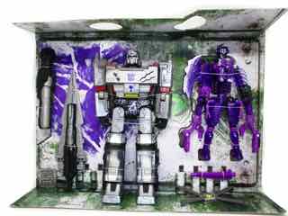 Hasbro Transformers Generations War for Cybertron Trilogy Spoilers Inside Action Figure Set (Megatron with Fossilizer Skelivore)