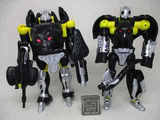 Hasbro Transformers Generations War for Cybertron Kingdom Deluxe Shadow Panther Action Figure