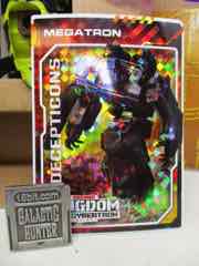 Hasbro Transformers Generations War for Cybertron Kingdom Deluxe Waspinator Action Figure