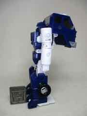 Hasbro Transformers Generations War for Cybertron Kingdom Deluxe Autobot Pipes Action Figure