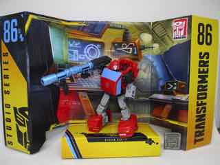 Hasbro Transformers Buzzworthy Bumblebee Studio Series 86 Deluxe Cliffjumper Action Figure