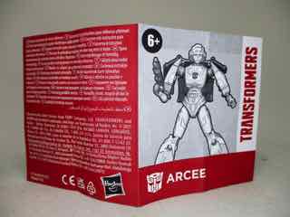 Transformers Authentics Bravo Autobot Arcee Action Figure