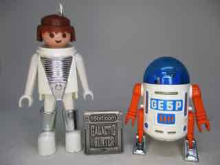 Schaper Playmobil 3591 Space Series Astronaut and Robot Figures