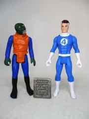 Hasbro Marvel Legends 375 Mr. Fantastic Action Figure