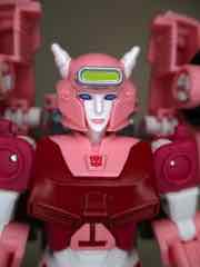 Hasbro Transformers Legacy Deluxe Elita-1 Action Figure